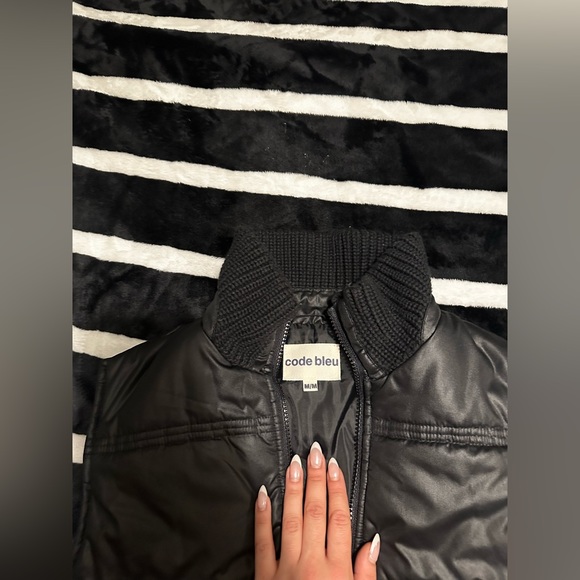 🎀 CODE BLEU 🎀 (VINTAGE) BLACK PUFFER VEST/GILET - Picture 3 of 3